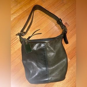 This purse is adorable! I love the purse but I got a new green one.